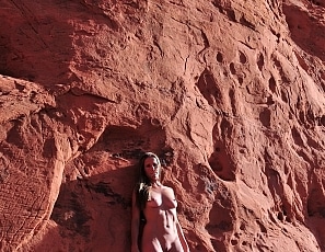SofieMarieXXX/SM_Red_Rocks_Standing_Study_Nude